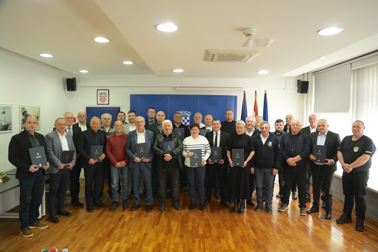 Slika /Foto 2025-8/MHB 19.12.2025___0125 (1).jpg